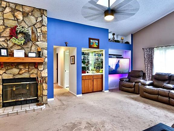 5th image of 3391 Lake Shore Ln