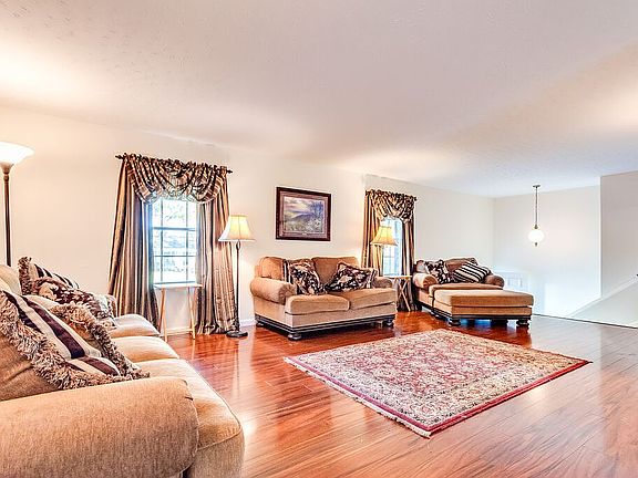 4th image of 7533 Berkshire Blvd