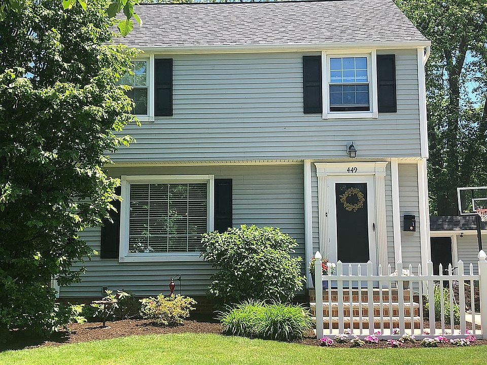 1st image of 449 Parkside Dr