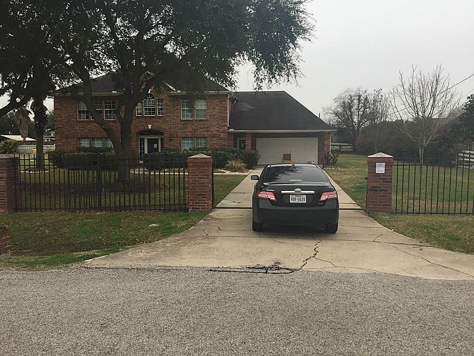 1st image of 1210 Lark Ln