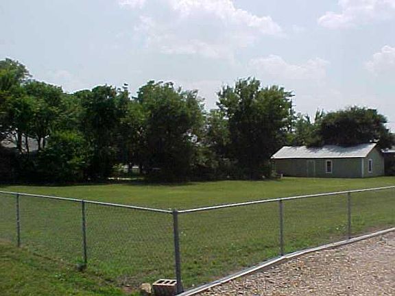2nd image of 1001 N Melinda Ave