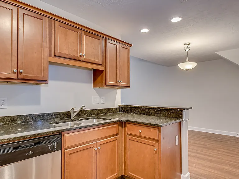 Stonewyck Luxury Townhomes — Photo 24