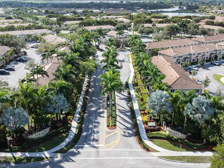 Seascape Pointe Townhomes — Photo 28