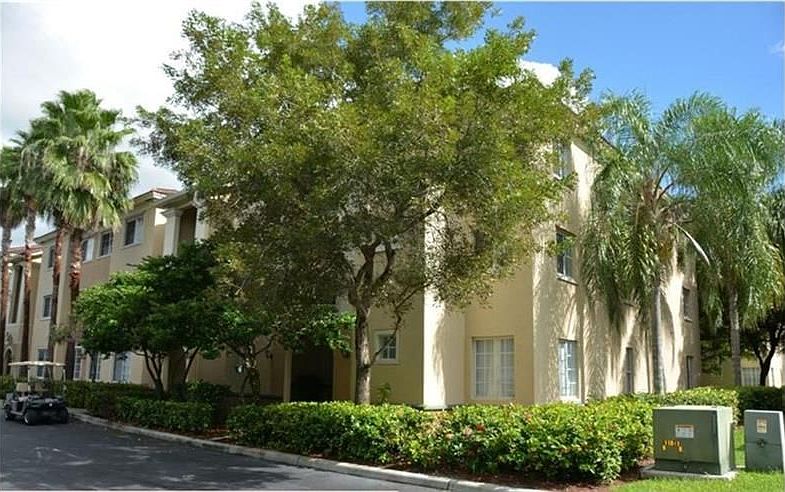 1st image of 2548 Centergate Dr APT 305