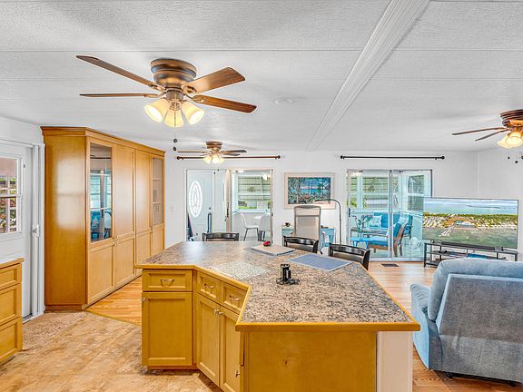 2nd image of 808 S Silver Cir