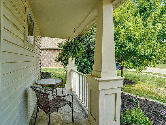 3rd image of 663 Grande Oaks Dr