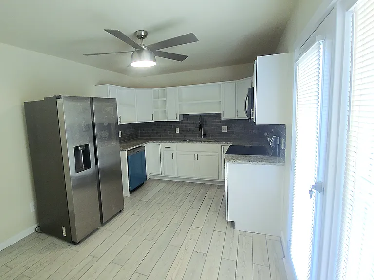 233 Peyton Pl SW — Photo 7