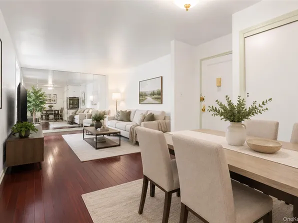 27-05 Parsons Boulevard #6F, Flushing, NY 11354