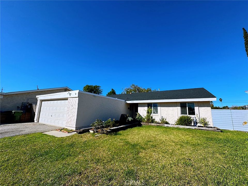 1st image of 15505 La Valle St