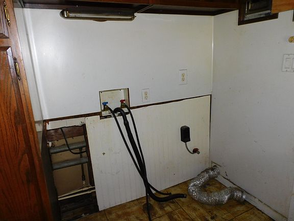 2nd image of 517 Lakeview Ave