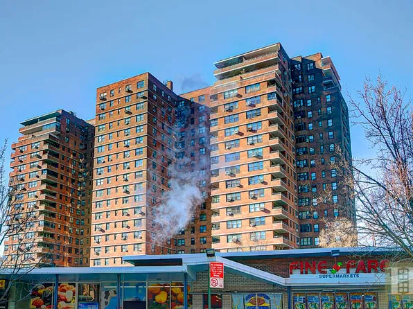 387 Grand Street image 1 of 8