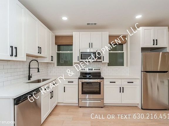2nd image of 1028 W Roscoe St Unit G