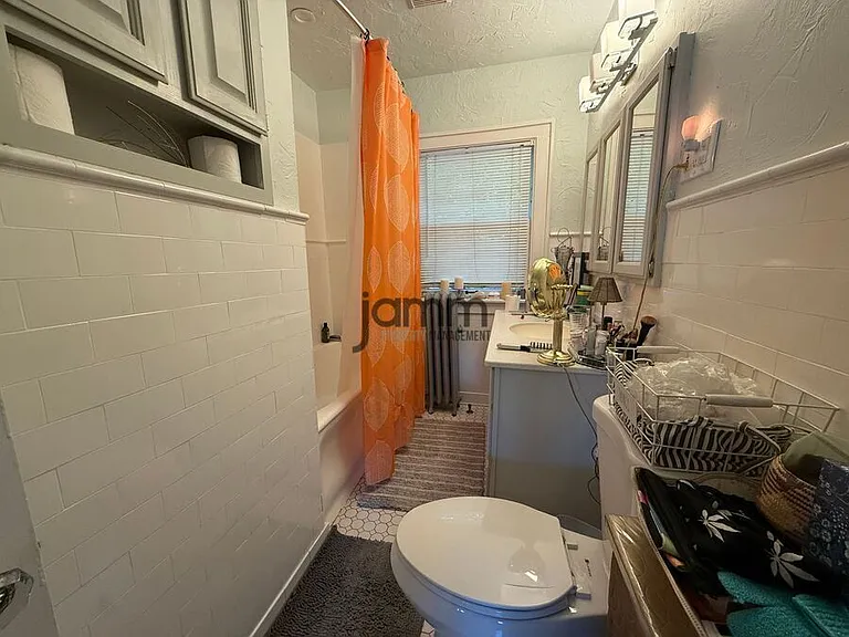 2425 Demington Dr — Photo 10
