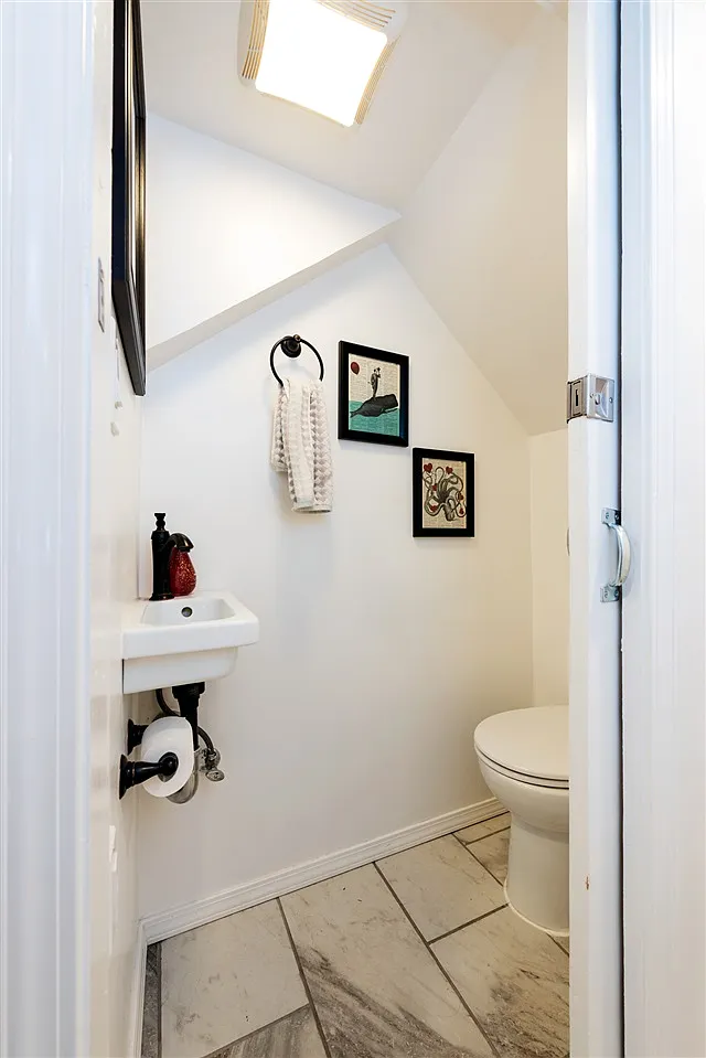 2 bed, 2.5 bath, 1400 sqft, $3,750 — Photo 3