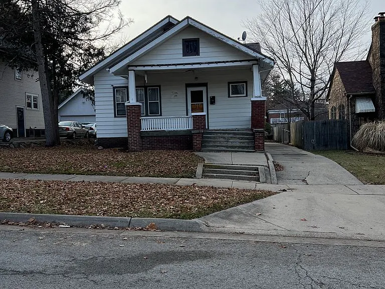 132 N Chicago Ave — Photo 1