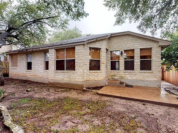 4th image of 2100 Lobelia Dr
