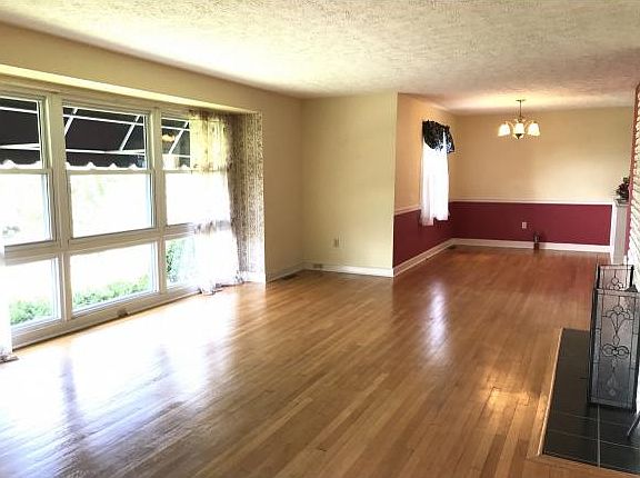 3rd image of 2374 Inglewood Dr