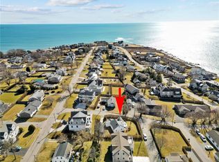 34 Hoover Rd, Middletown, RI 02842