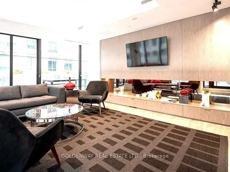 215 Queen St W #612 — Photo 9