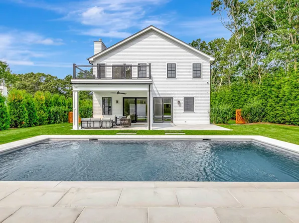 66 Peters Ln, Westhampton Beach, NY 11978