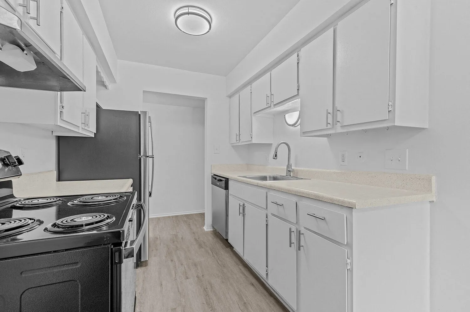 Carriage Park Apartments - Dearborn Heights, MI — Photo 3