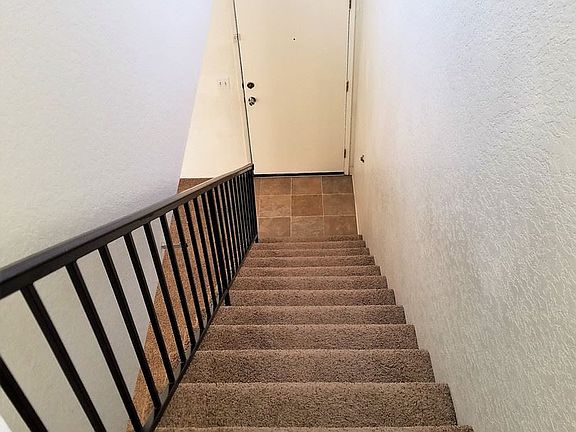 5th image of 2854 E Valley Pkwy APT 6