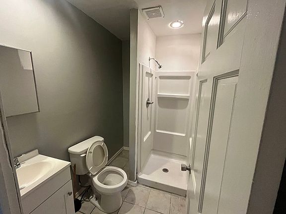 5th image of 6150 Park Ln S