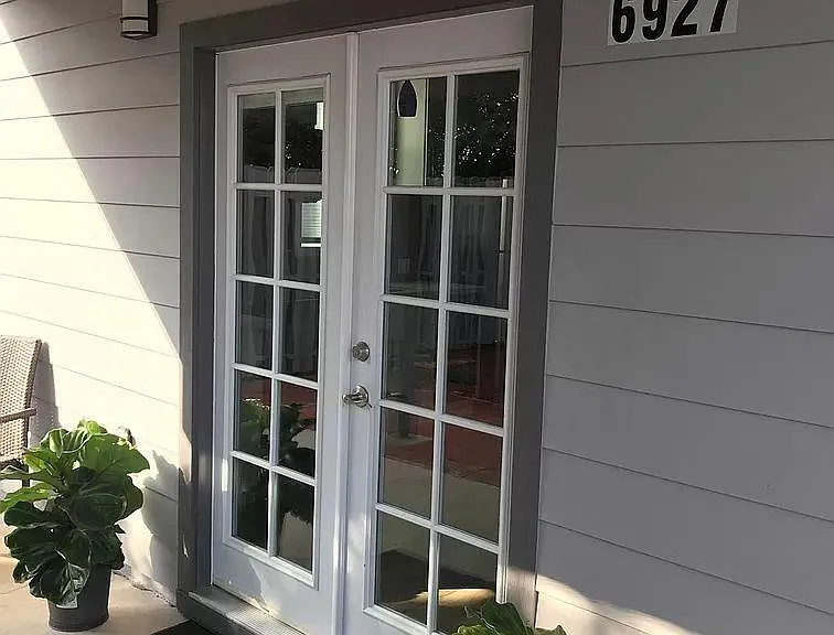 6927 Cozycroft Ave — Photo 8