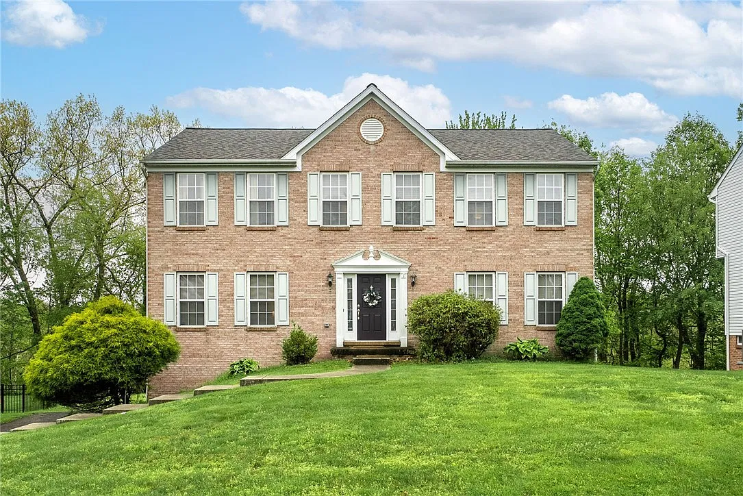 4 bed, 2.5 bath, 2876 sqft, $3,500 — Photo 1