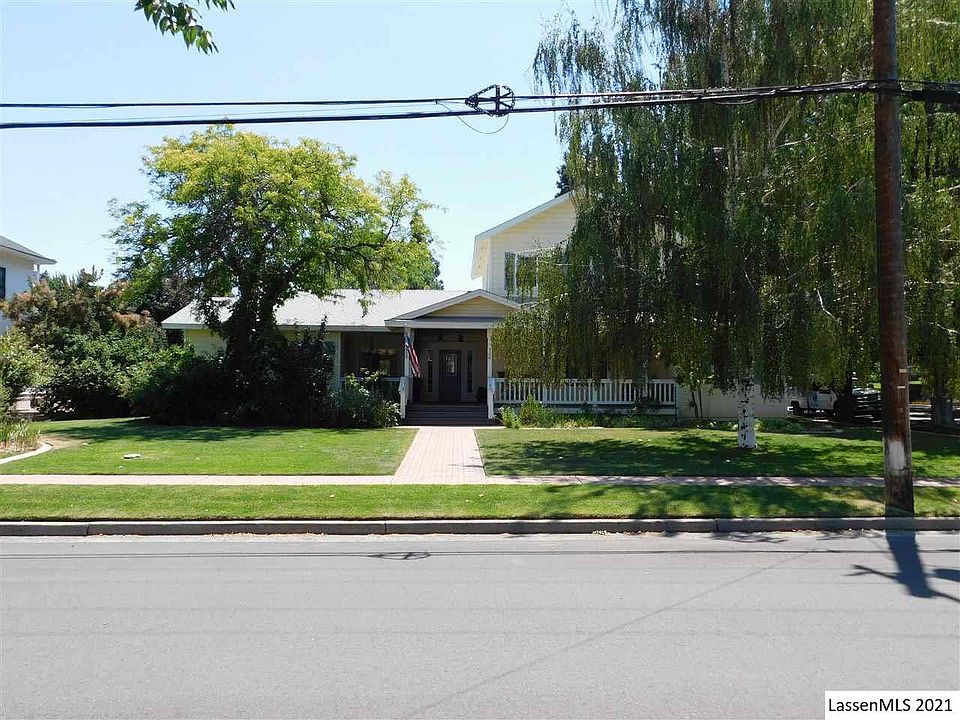 2nd image of 700 Mill St