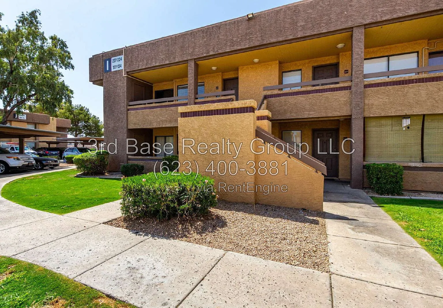2 bed, 1.0 bath, 784 sqft, $975 — Photo 2