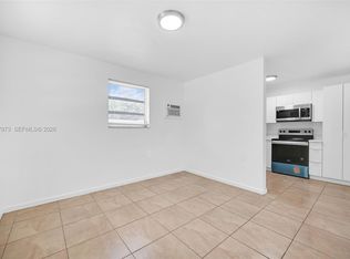 567-3 NW 90th St #El, Miami, FL 33150