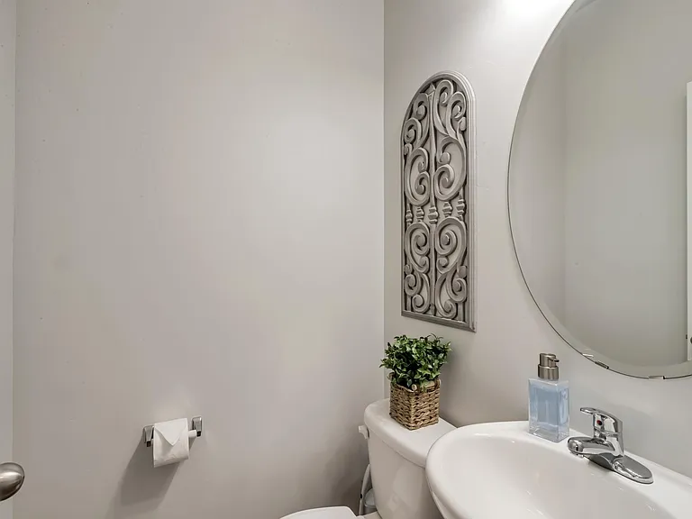 8136 S 5910 W — Photo 12