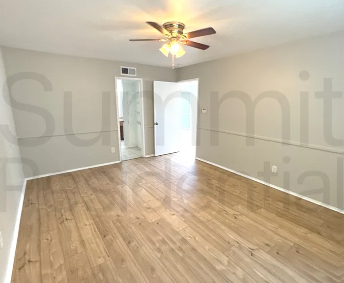 6076 Dooley Dr — Photo 10