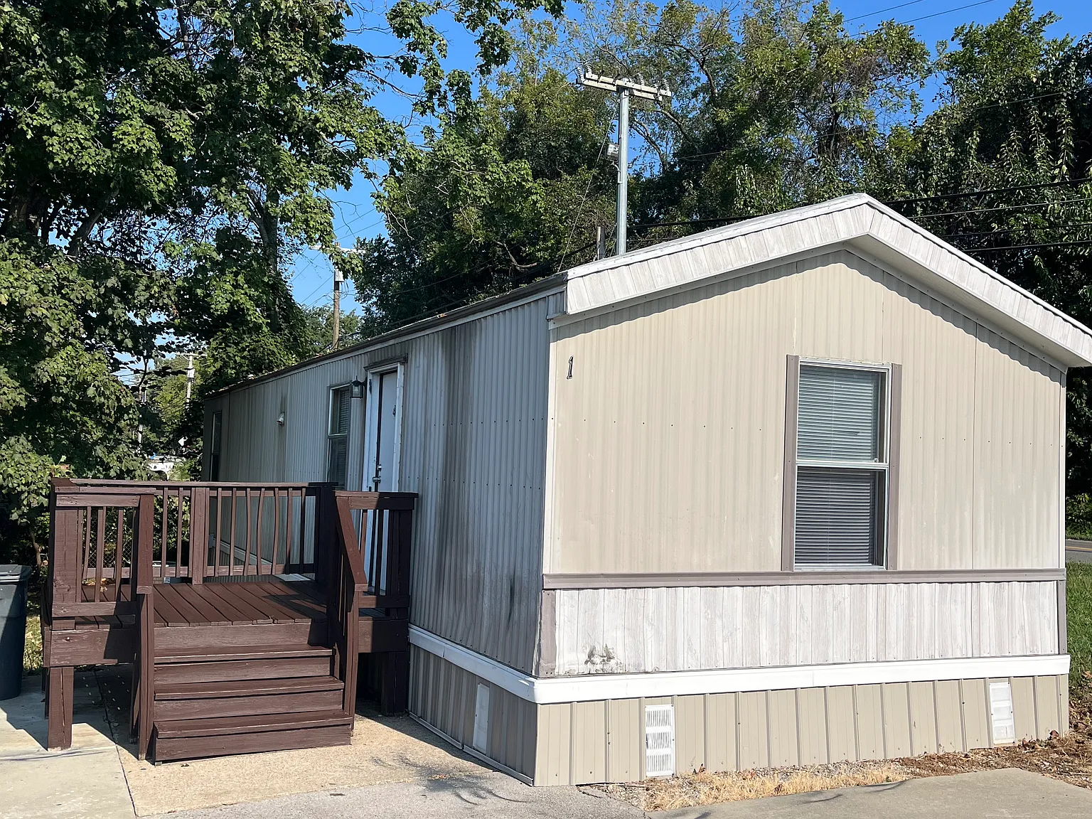 296 Tobacco Rd — Photo 1