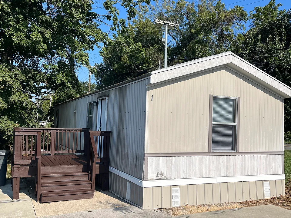 296 Tobacco Rd #1