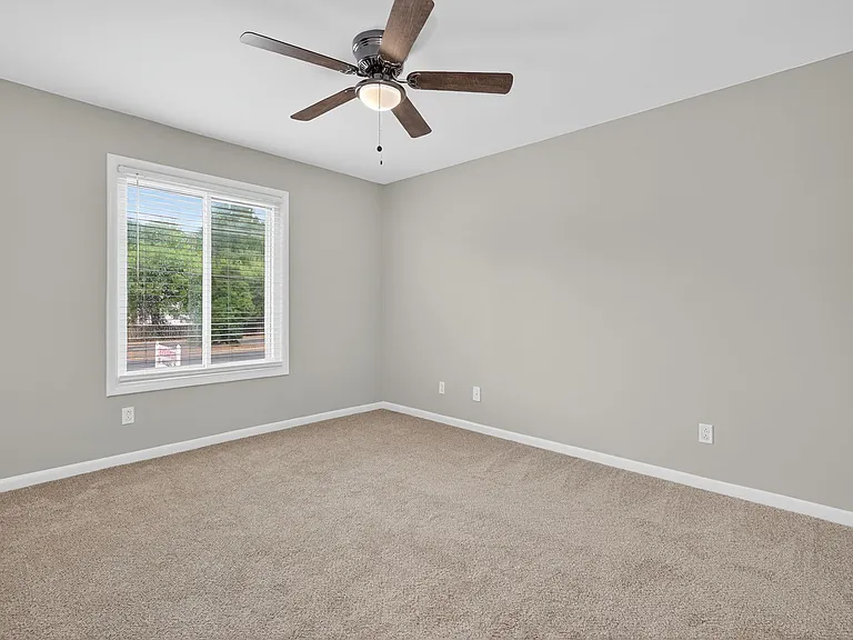 The Grove Apartments — Photo 38