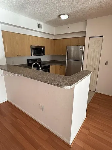 8070 N Nob Hill Rd #205 Photo 1