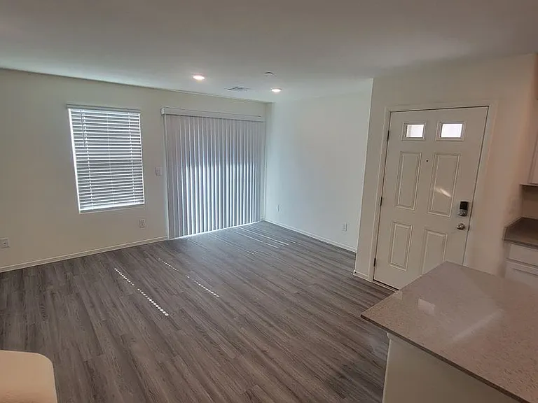 9931 Apricot Hills St — Photo 5