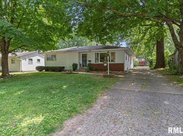 506 W Chestnut St, Chatham, IL 62629