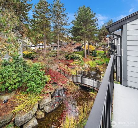 11113 NE 125th Lane #E-319, Kirkland, WA 98034