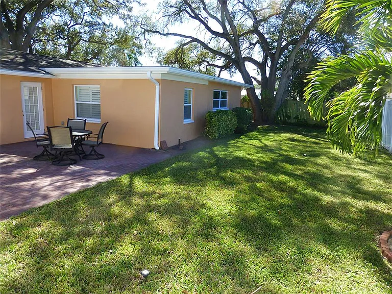752 Patricia Ave — Photo 11