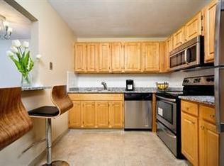 32 Whites Ave APT 33, Watertown, MA 02472