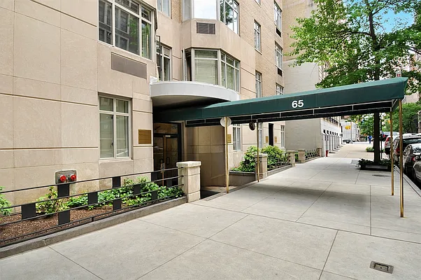 Sold by Corcoran | media 8