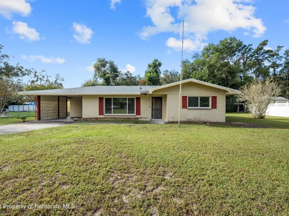 34708 Hibiscus Dr, Dade City, FL 33523