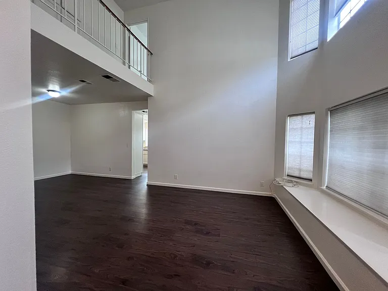 34299 Maybird Cir — Photo 2