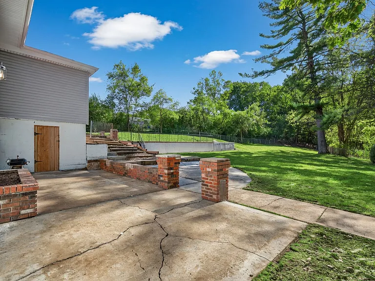 2544 Spring Forest Rd — Photo 49