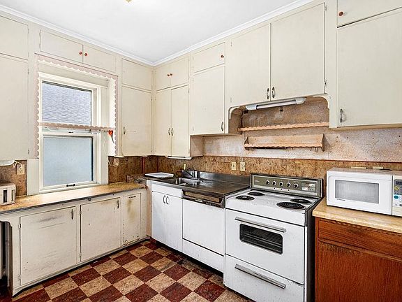 4th image of 4401 Gilliat St