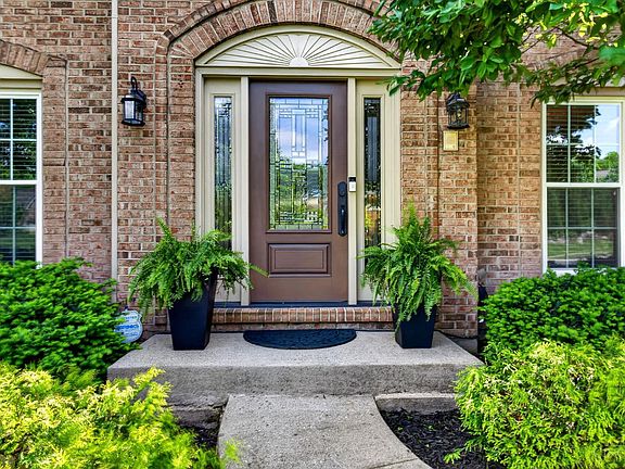 3rd image of 6235 Holly Hill Ln