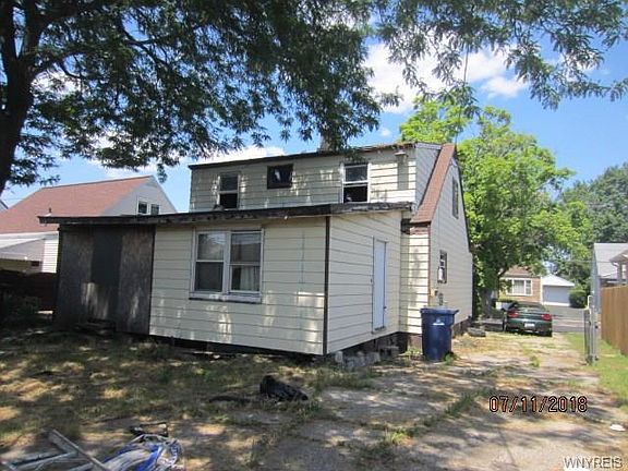 4th image of 99 Chauncey St